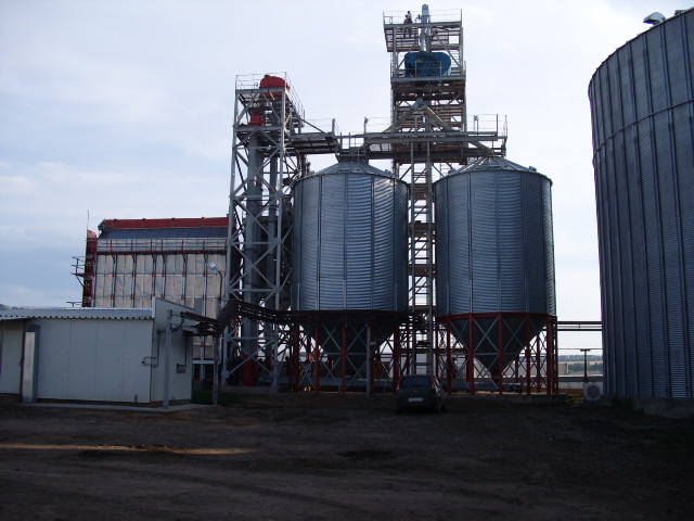 Фото 3. Зерносушилки, хранение транспортировка зерна